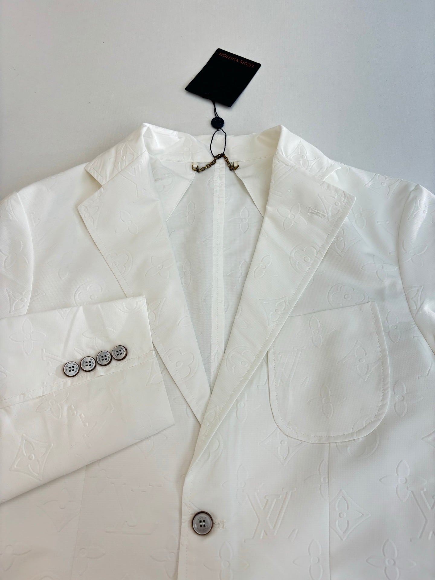 250923 New high-quality white embossed suit jacket