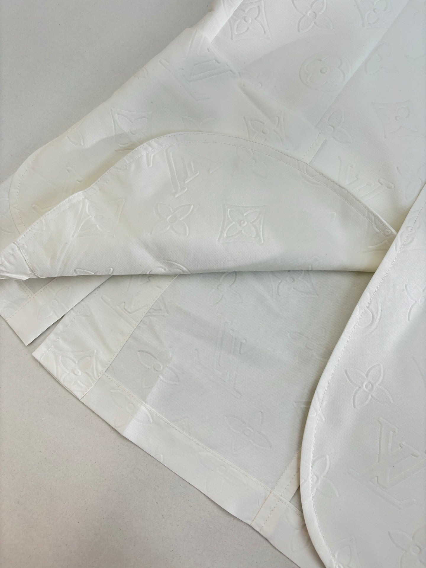 250923 New high-quality white embossed suit jacket