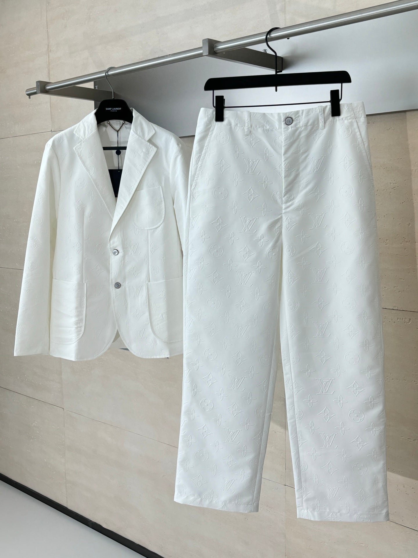 250923 New high-quality straight-leg embossed suit trousers