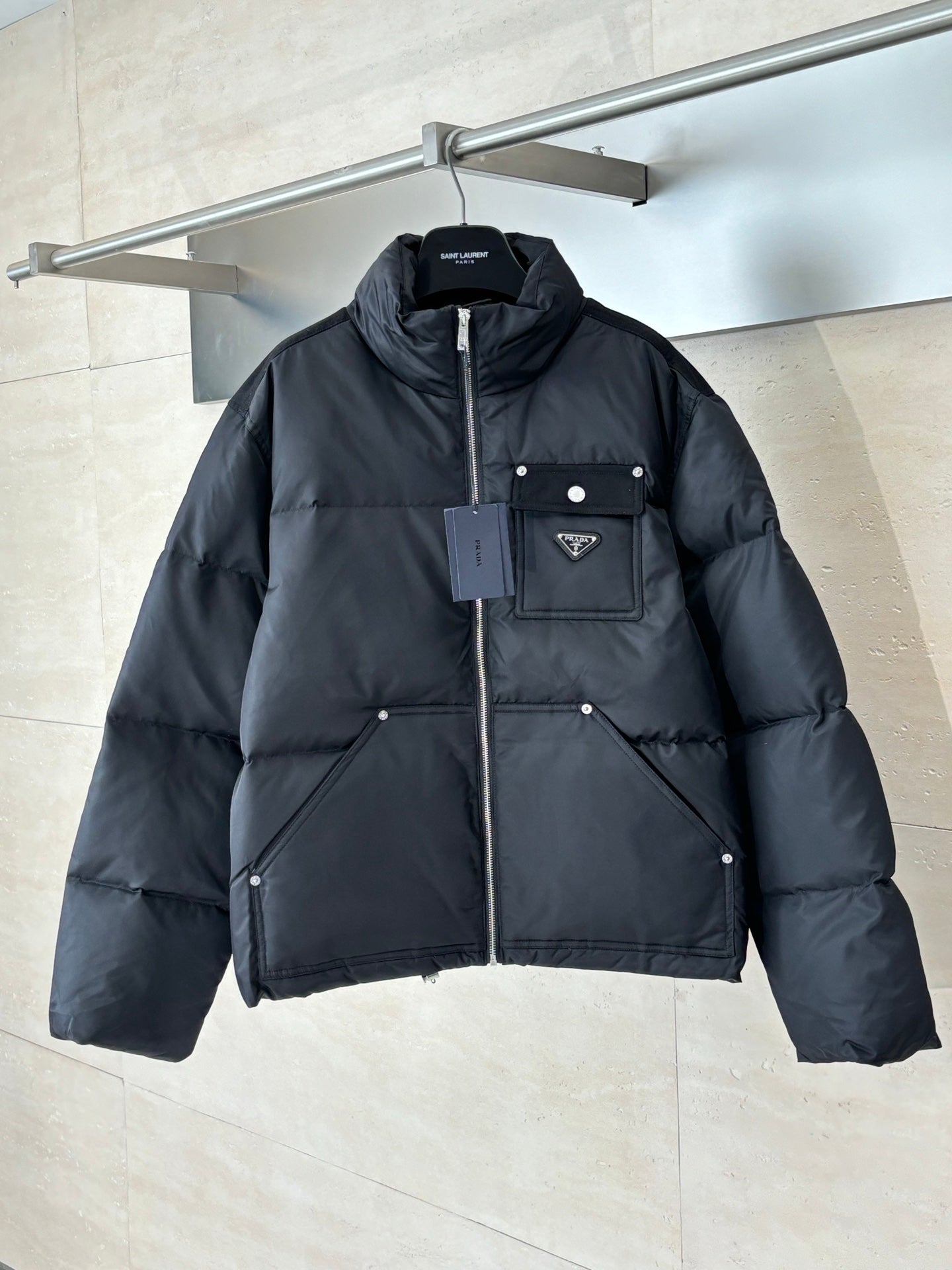 250923 new high-quality flip-bag triangle brand down jacket