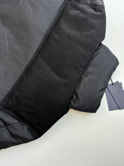 250923 new high-quality flip-bag triangle brand down jacket
