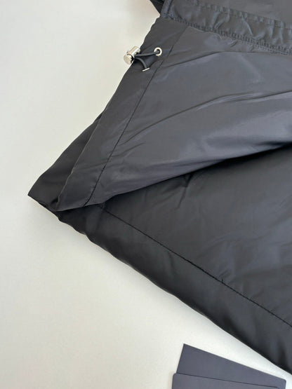 250923 new high-quality flip-bag triangle brand down jacket