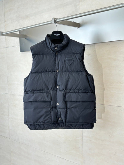 250923 New high-quality black label inverted triangle logo down vest