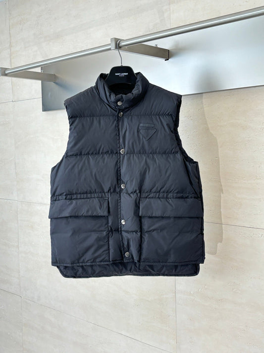 250923 New high-quality black label inverted triangle logo down vest