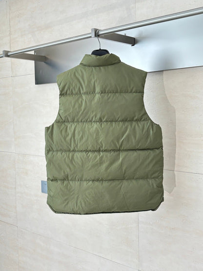 250923 New high-quality black label inverted triangle logo down vest