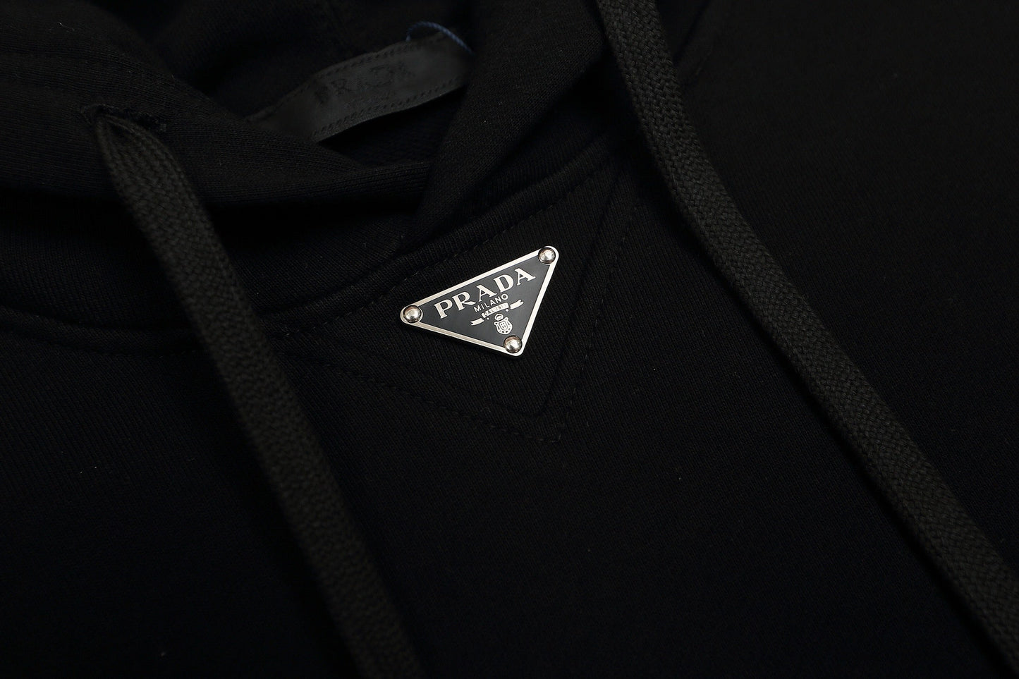 250930 new high-quality hoodie with a triangular logo patchwork decoration