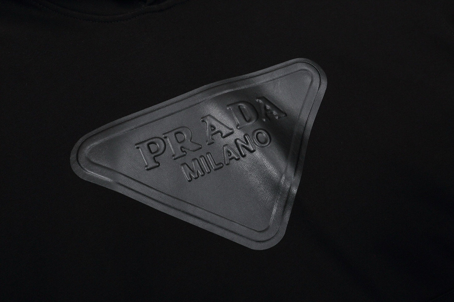 250930 New high-quality large logo triangular label round neck hoodie