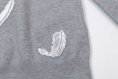 250930 New high-quality wool round-neck sweater with feather design