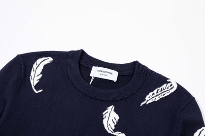 250930 New high-quality wool round-neck sweater with feather design