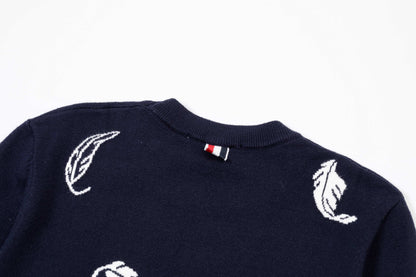 250930 New high-quality wool round-neck sweater with feather design