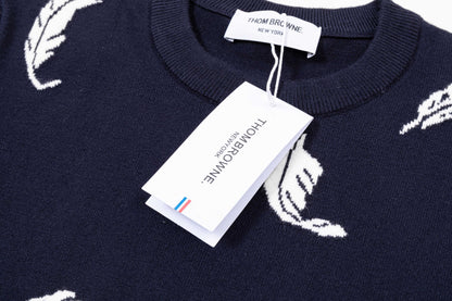 250930 New high-quality wool round-neck sweater with feather design
