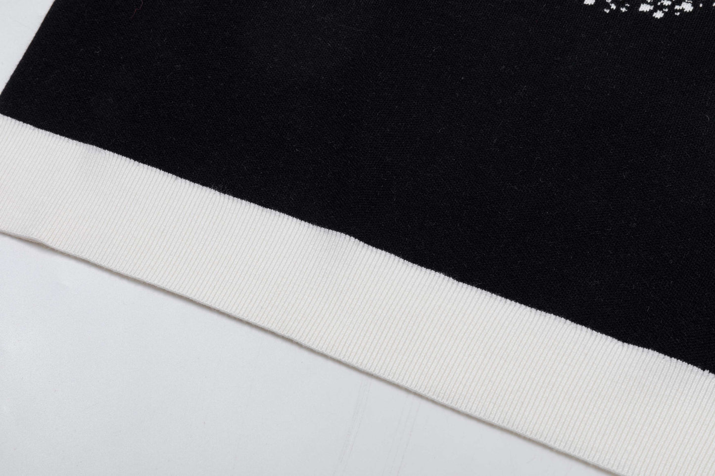 250930 New high-quality, distinctive logo wool round-neck sweater