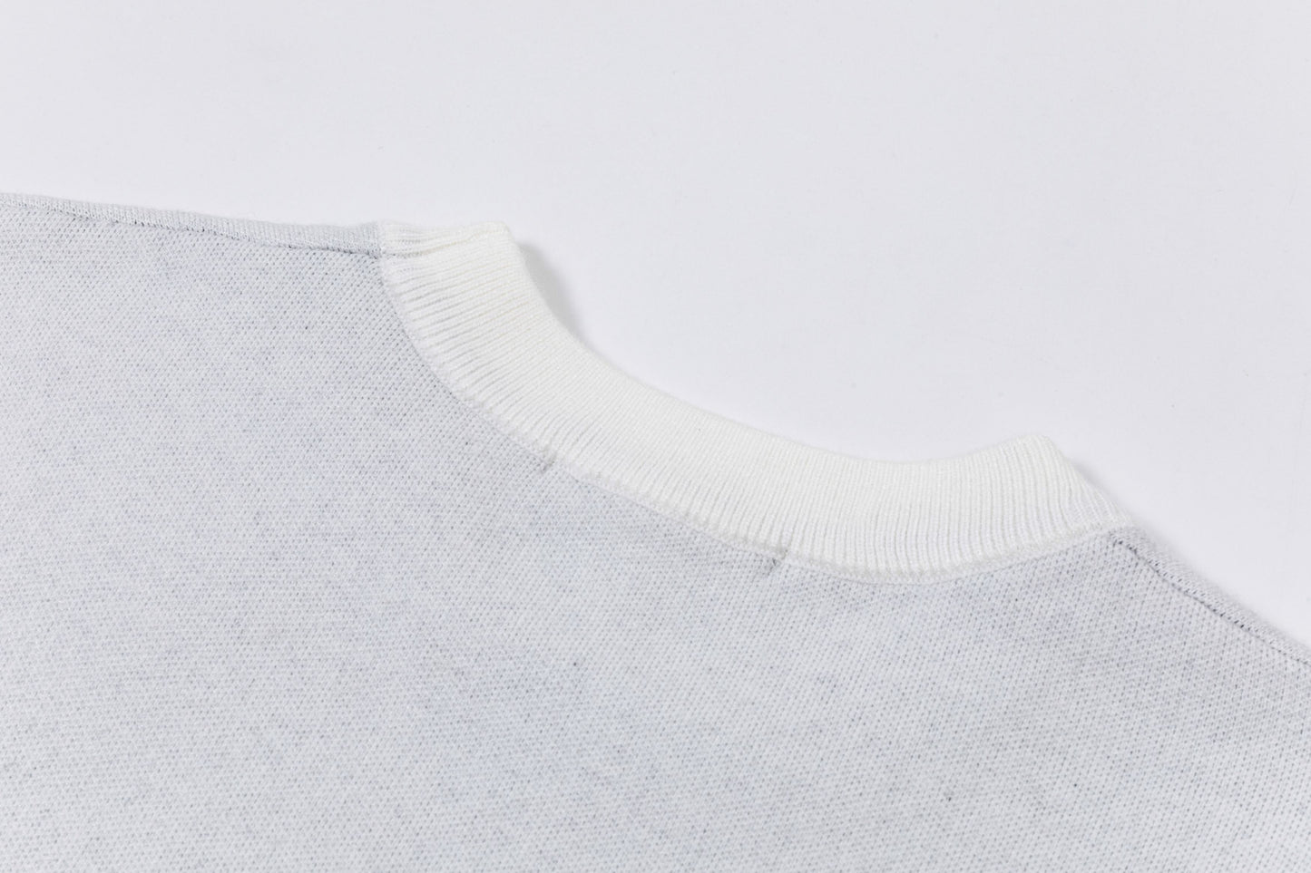 250930 New high-quality, distinctive logo wool round-neck sweater