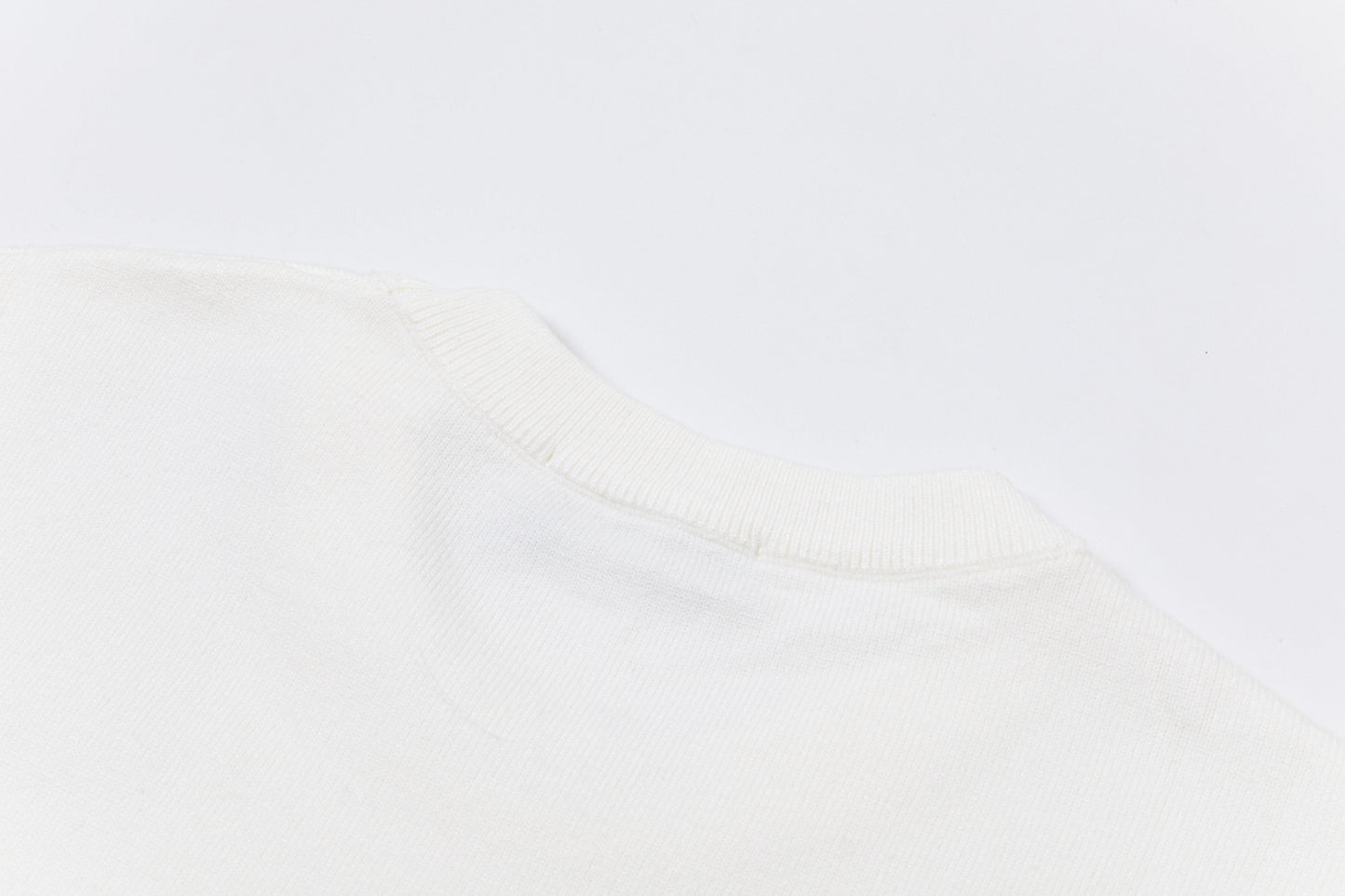 250930 New high-quality classic wool round-neck sweater