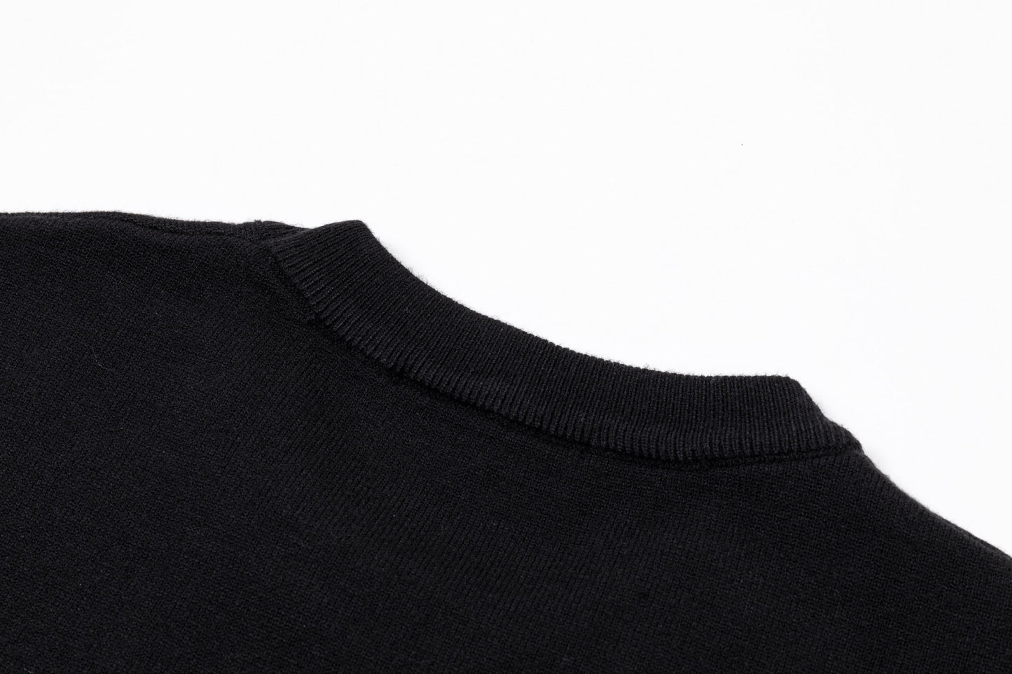 250930 New high-quality classic wool round-neck sweater