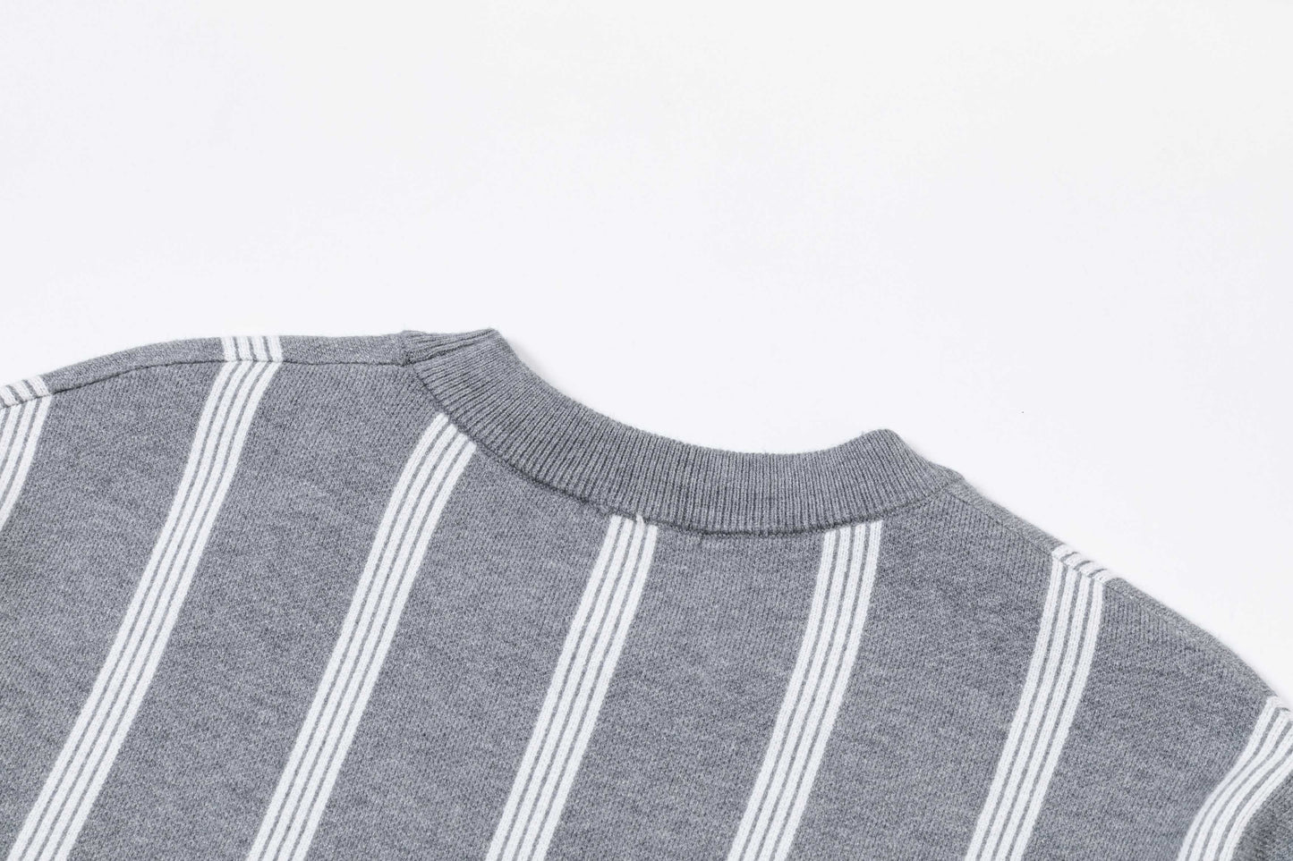 250930 New high-quality vertical striped wool round-neck sweater