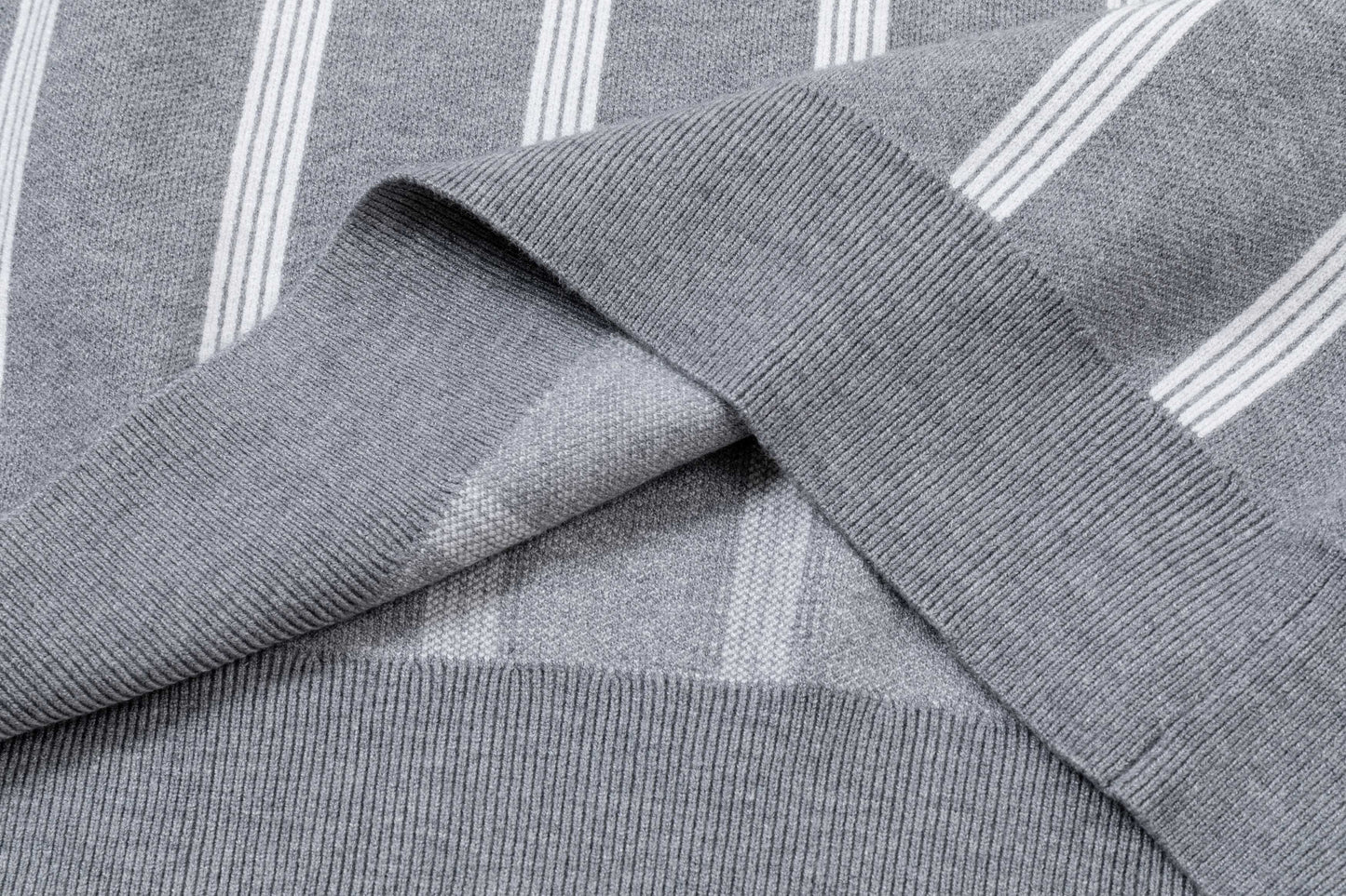 250930 New high-quality vertical striped wool round-neck sweater