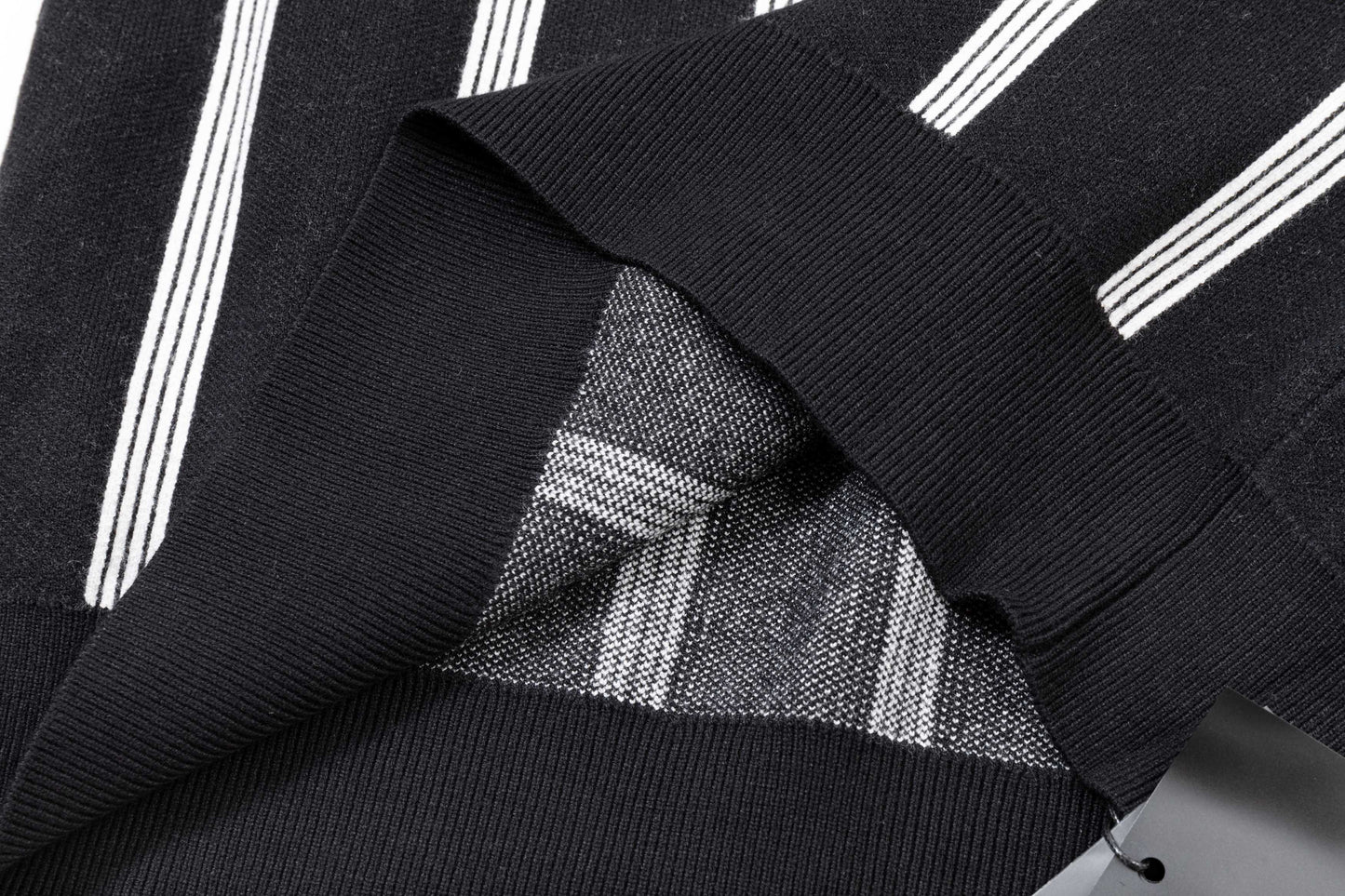 250930 New high-quality vertical striped wool round-neck sweater