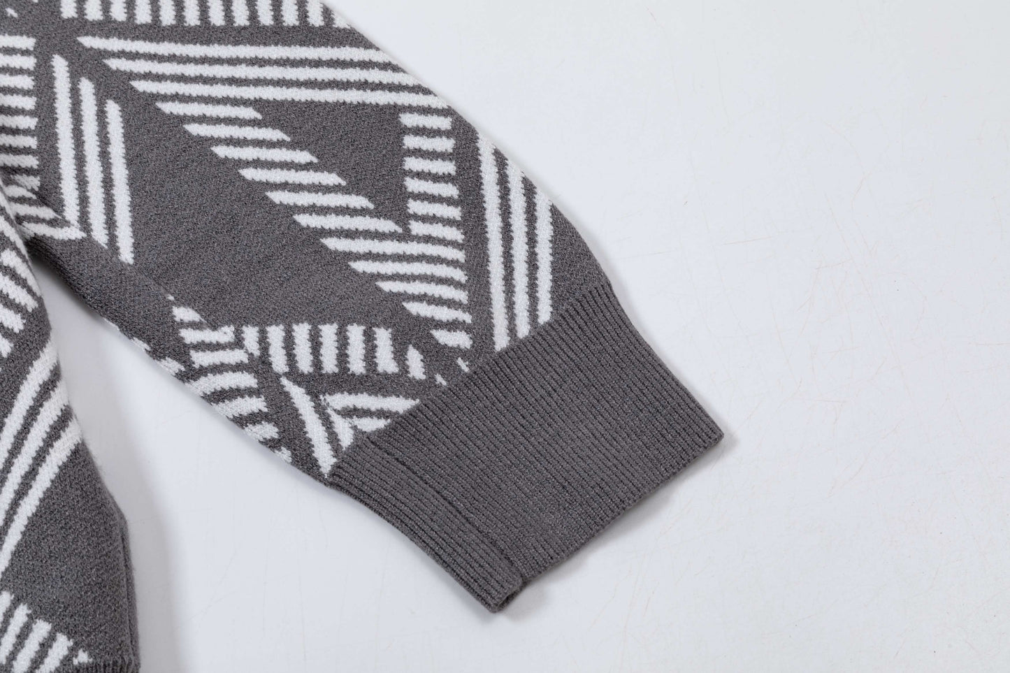 250930 New high-quality, distinctive textured wool round-neck sweater