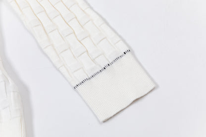 250930 new high-quality, soft and distinctive round-neck wool sweater with a neckline