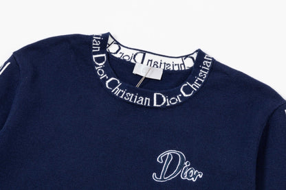 250930 new high-quality, soft and distinctive round-neck wool sweater with a neckline