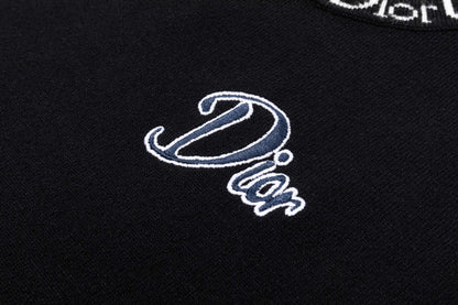 250930 new high-quality, soft and distinctive round-neck wool sweater with a neckline