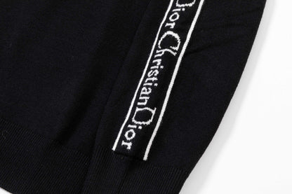 250930 new high-quality, soft and distinctive round-neck wool sweater with a neckline