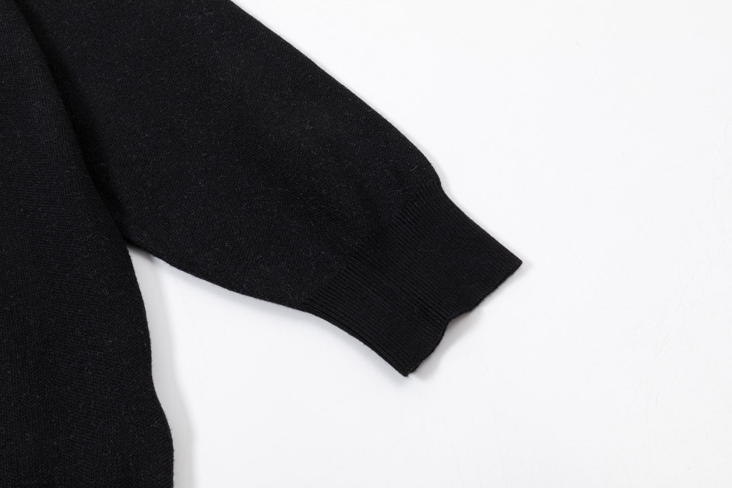 250930 New high-quality soft wool round-neck sweater