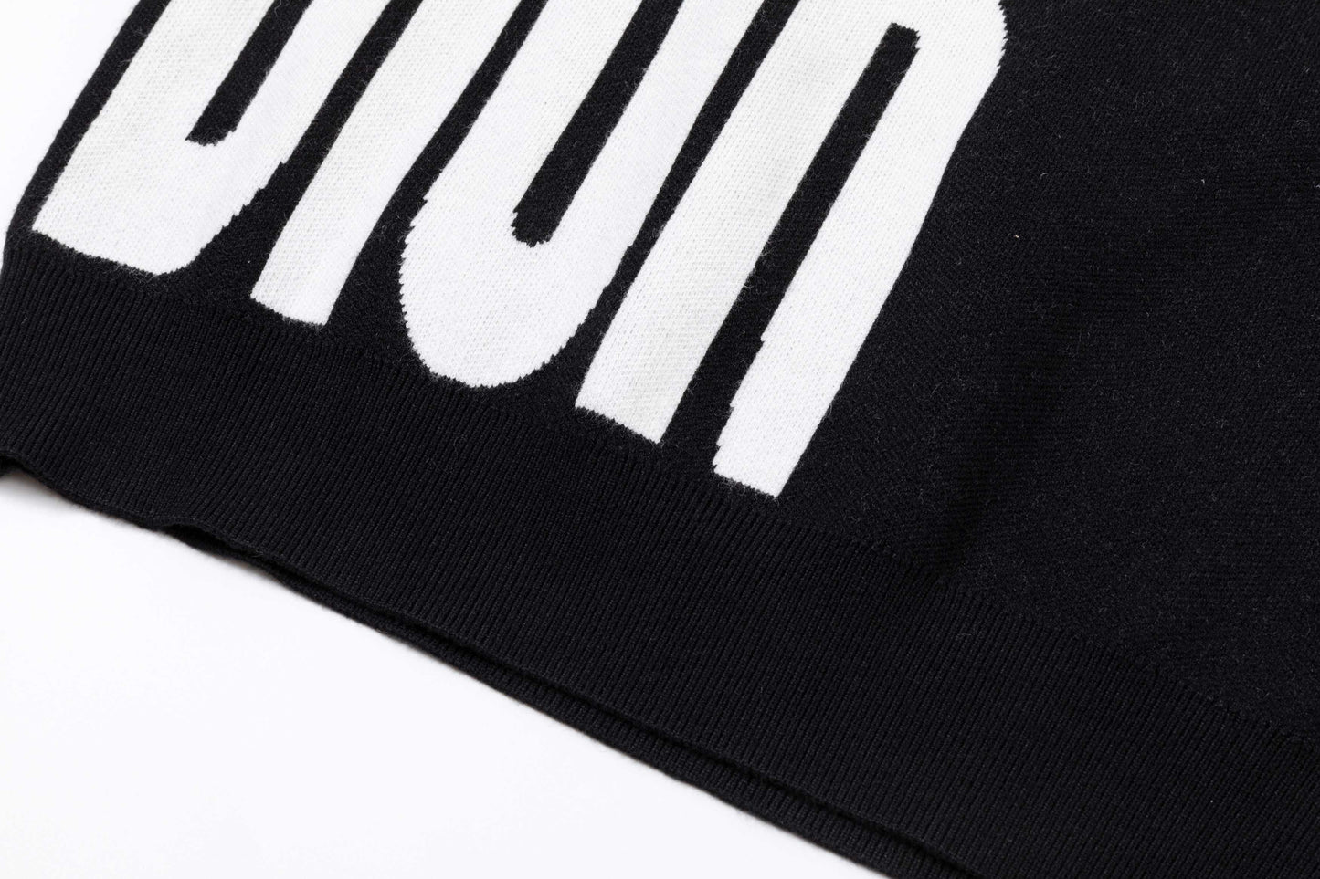 250930 New high-quality soft wool round-neck sweater