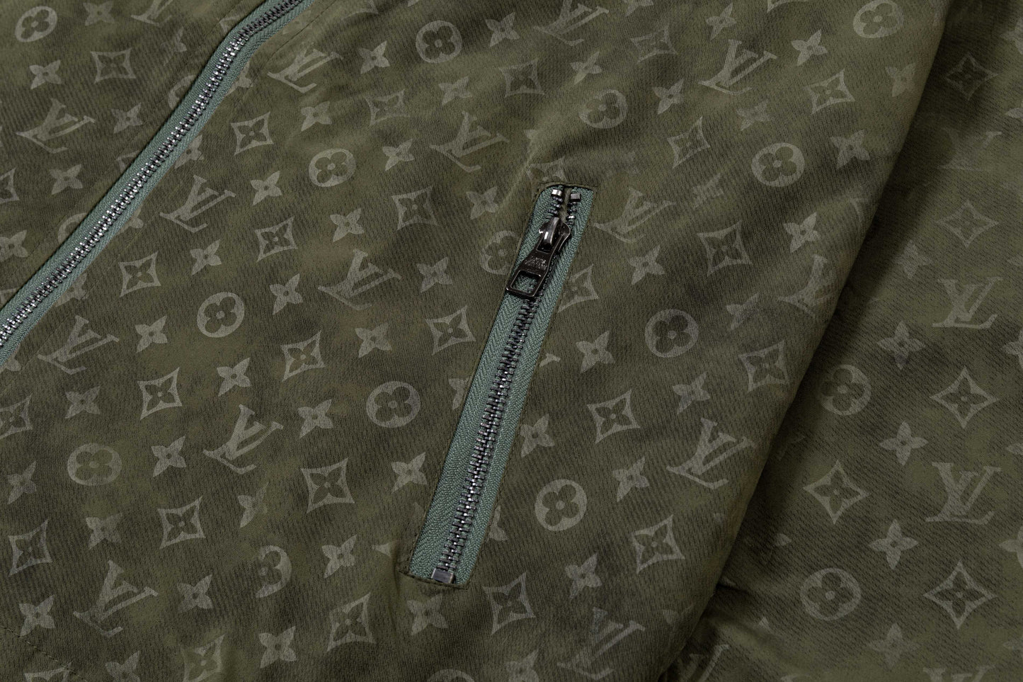 250930 A new high-quality full-print hooded jacket