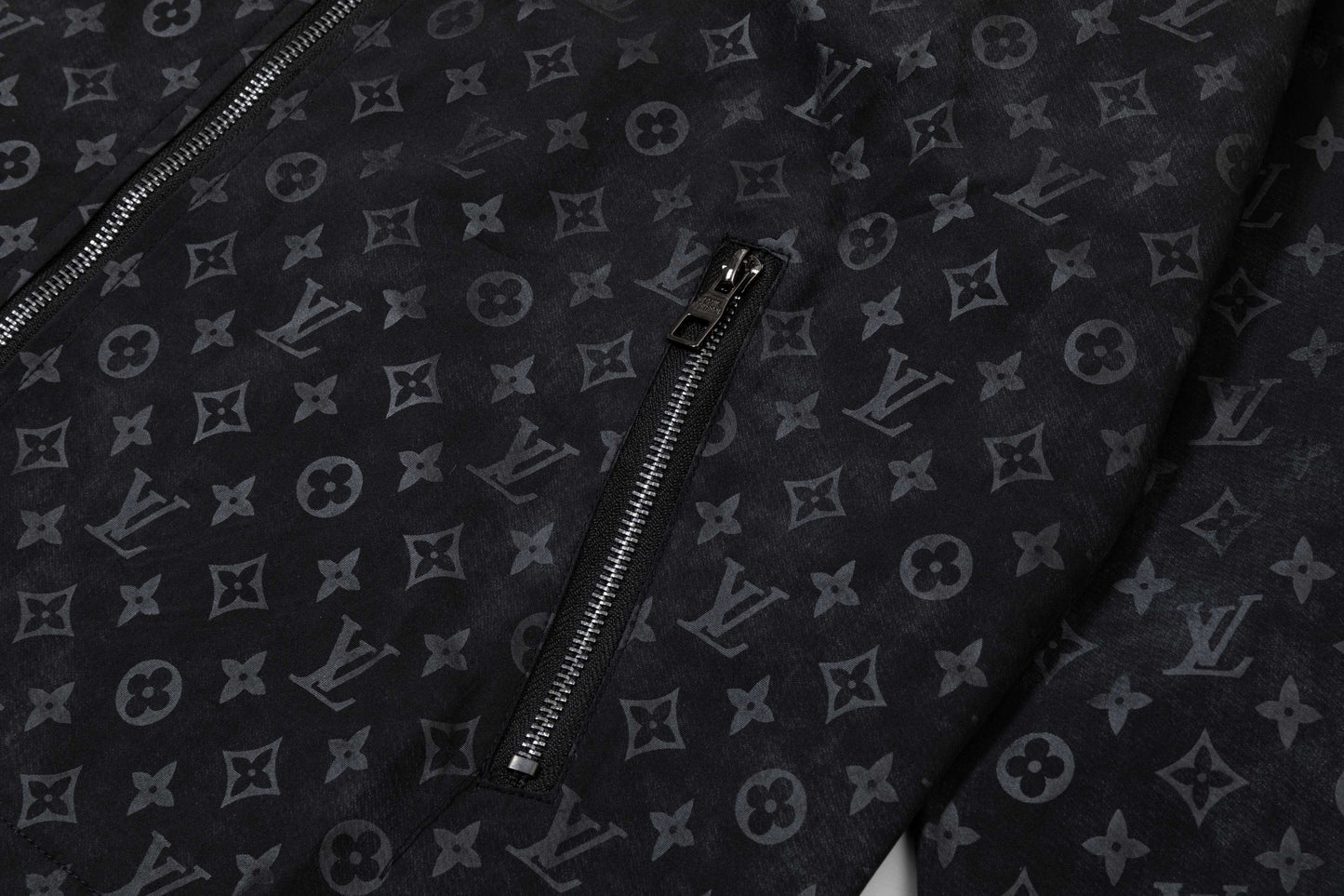 250930 A new high-quality full-print hooded jacket
