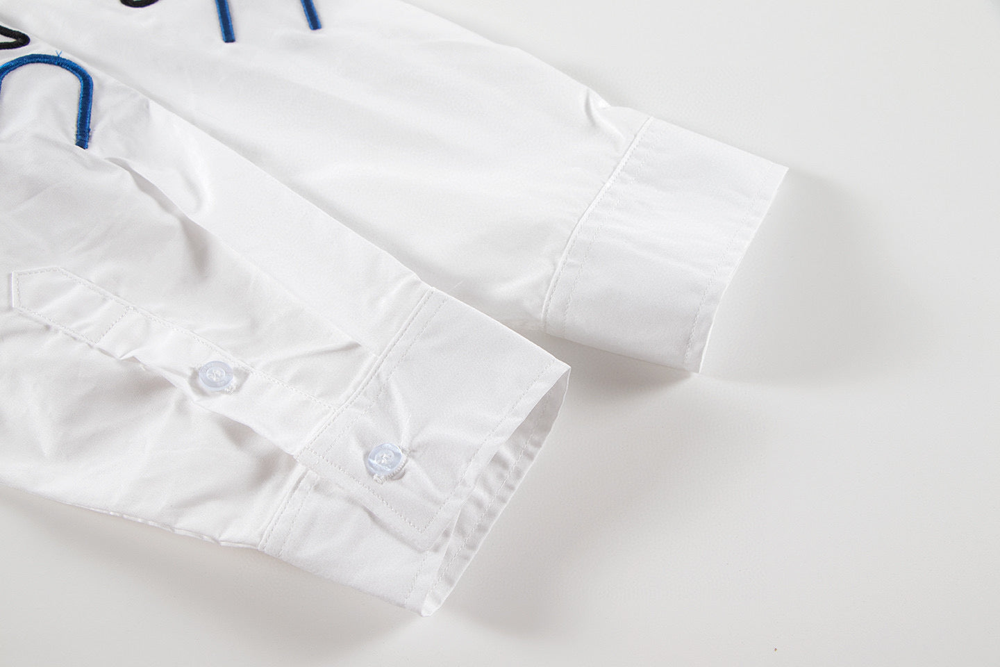 250930 New high-quality embroidered Logo shirt