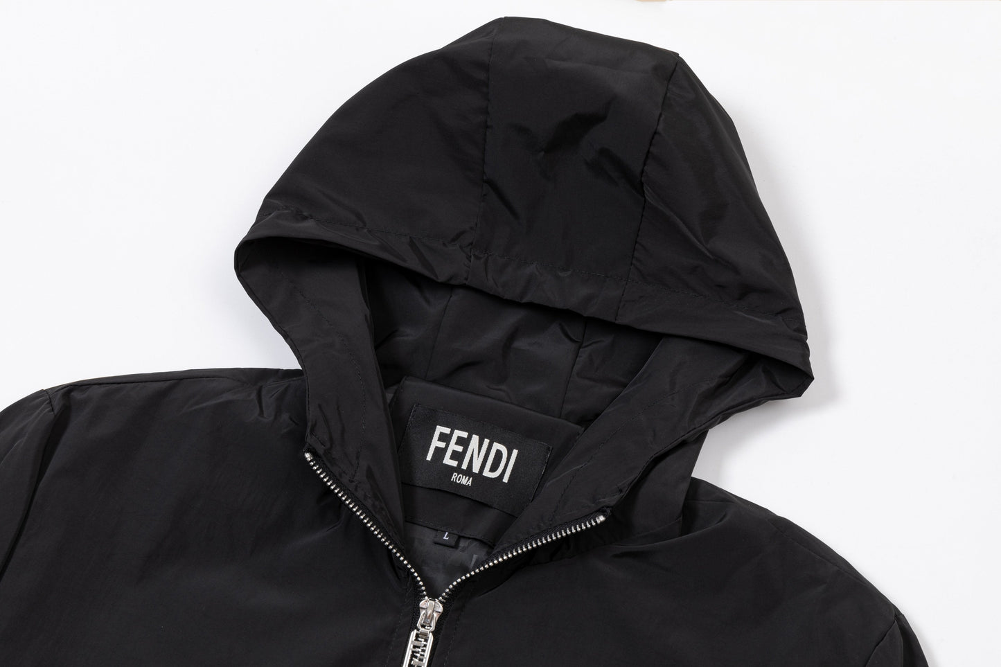 251008 New high-quality hooded windbreaker jacket with distinctive logo