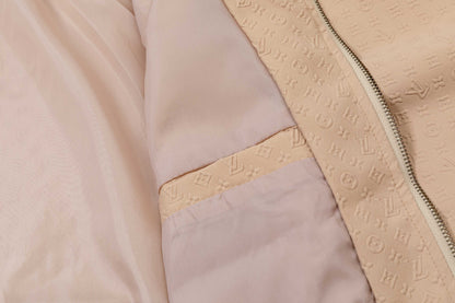 251008 New high-quality three-dimensional embossed hooded trench coat