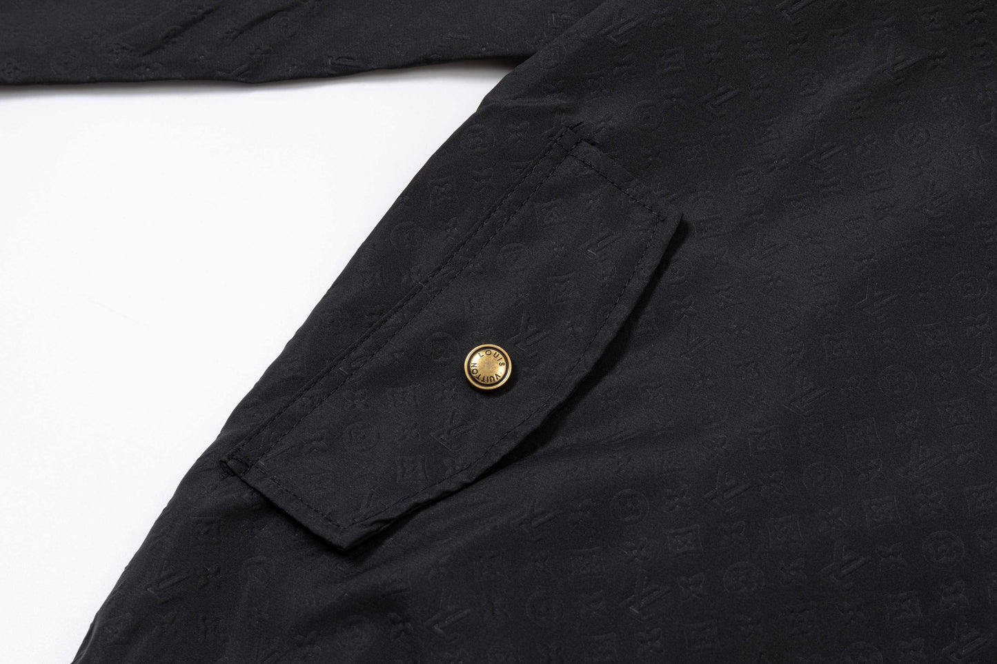 251008 New high-quality three-dimensional embossed hooded trench coat