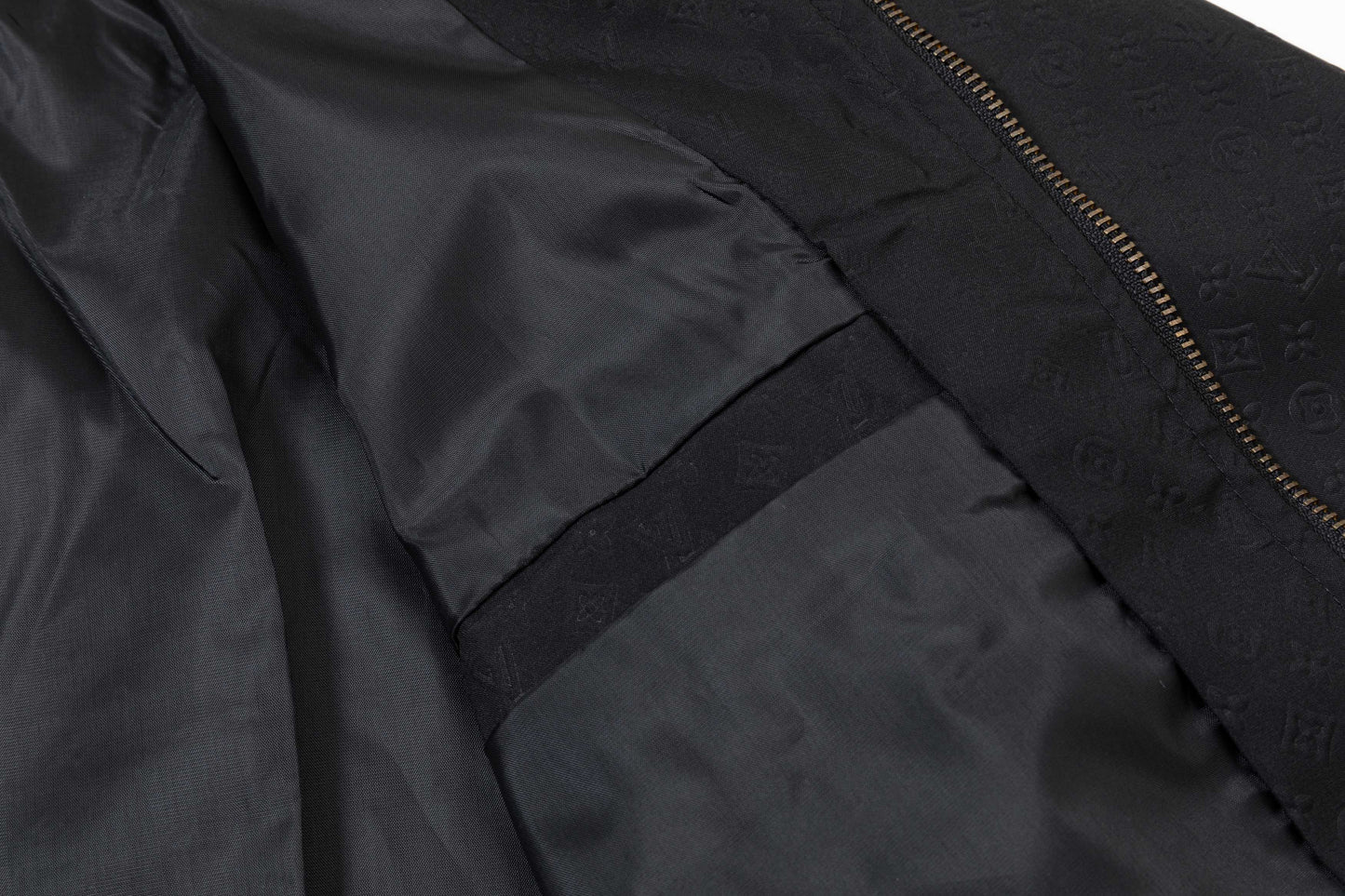 251008 New high-quality three-dimensional embossed hooded trench coat