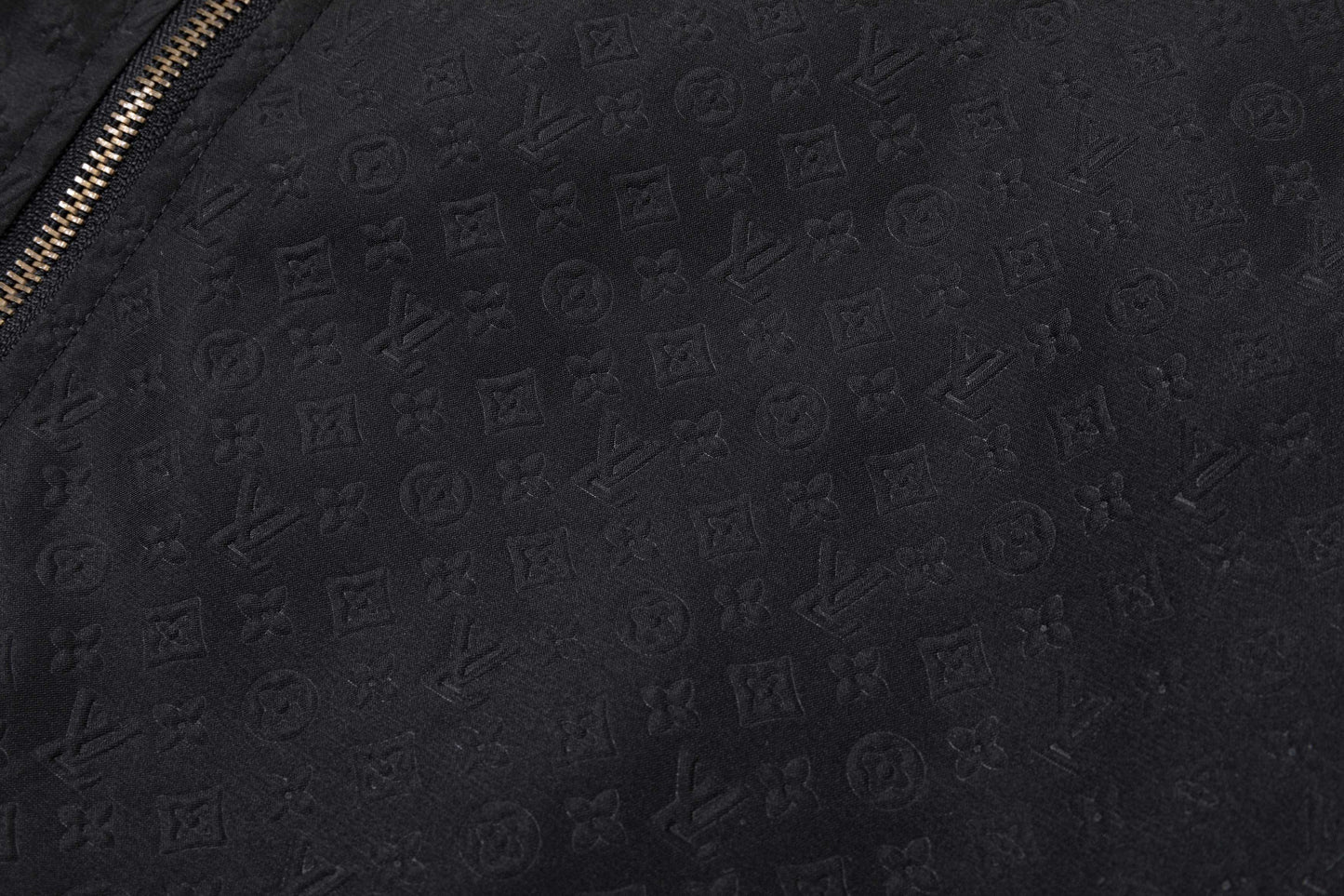 251008 New high-quality three-dimensional embossed hooded trench coat