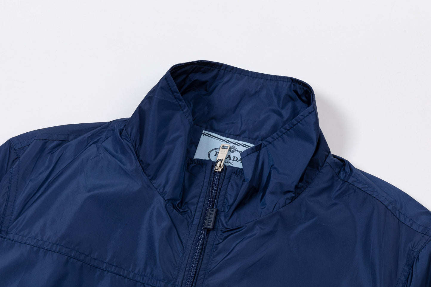 251008 New high-quality, simple style triangular label trench coat jacket