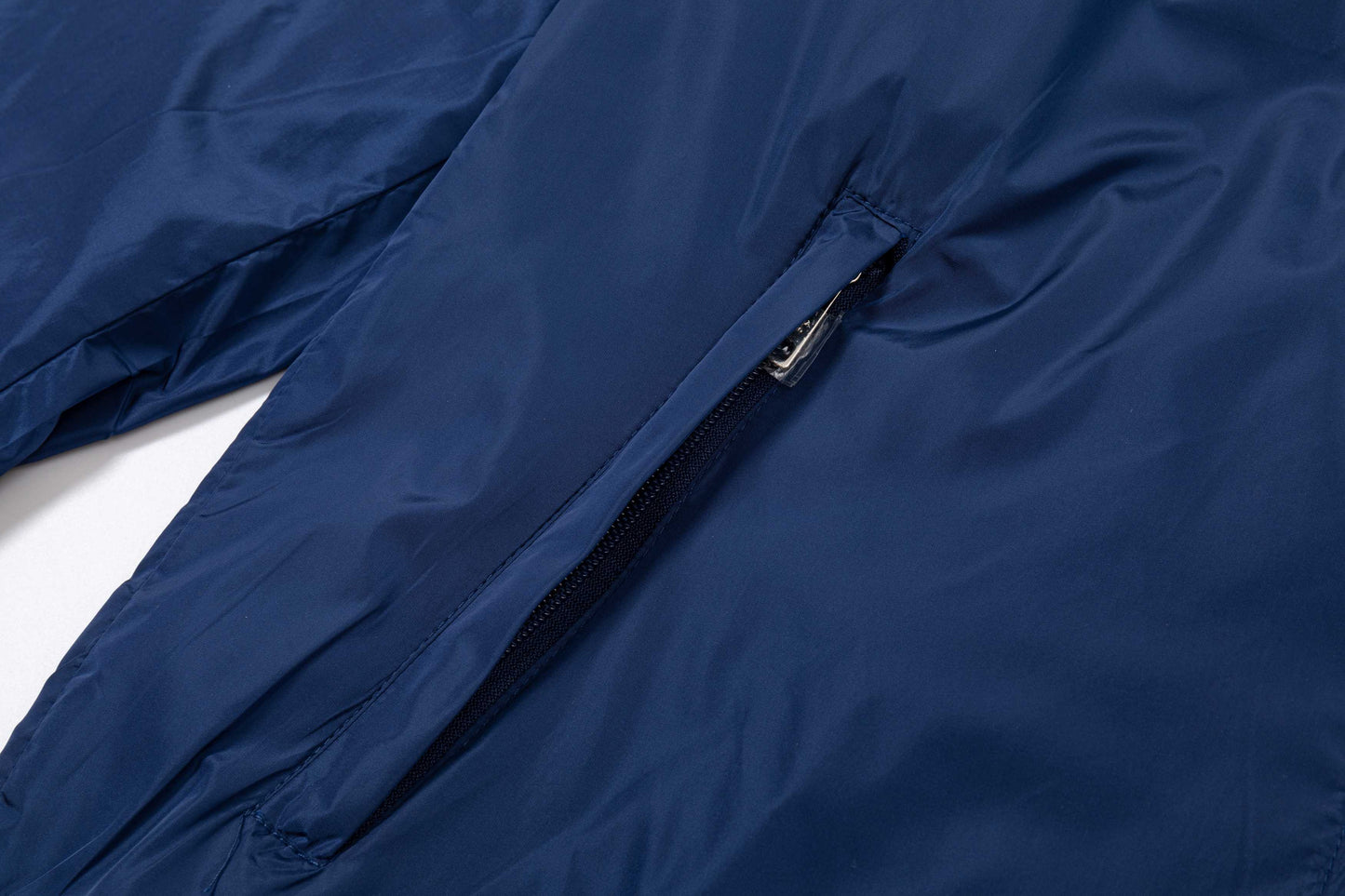 251008 New high-quality, simple style triangular label trench coat jacket