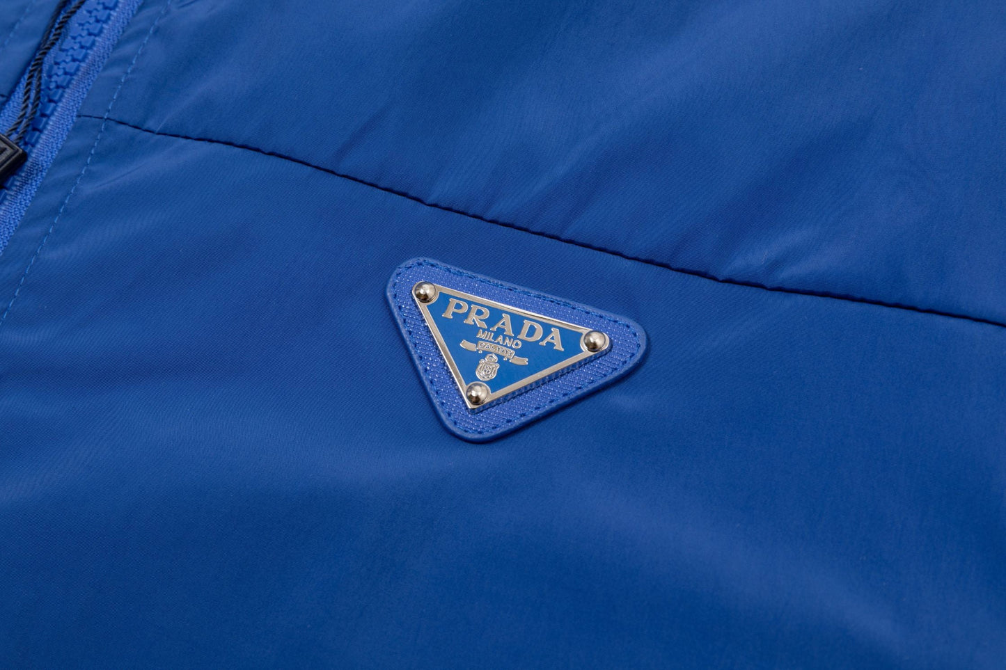 251008 New high-quality triangular leather hooded windbreaker jacket