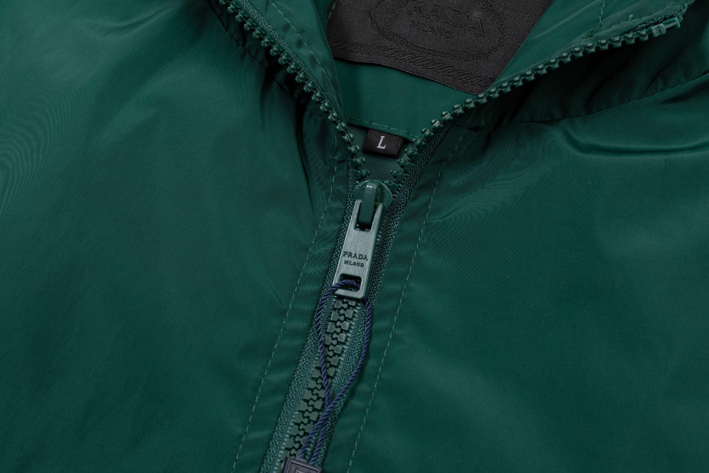 251008 New high-quality triangular leather hooded windbreaker jacket