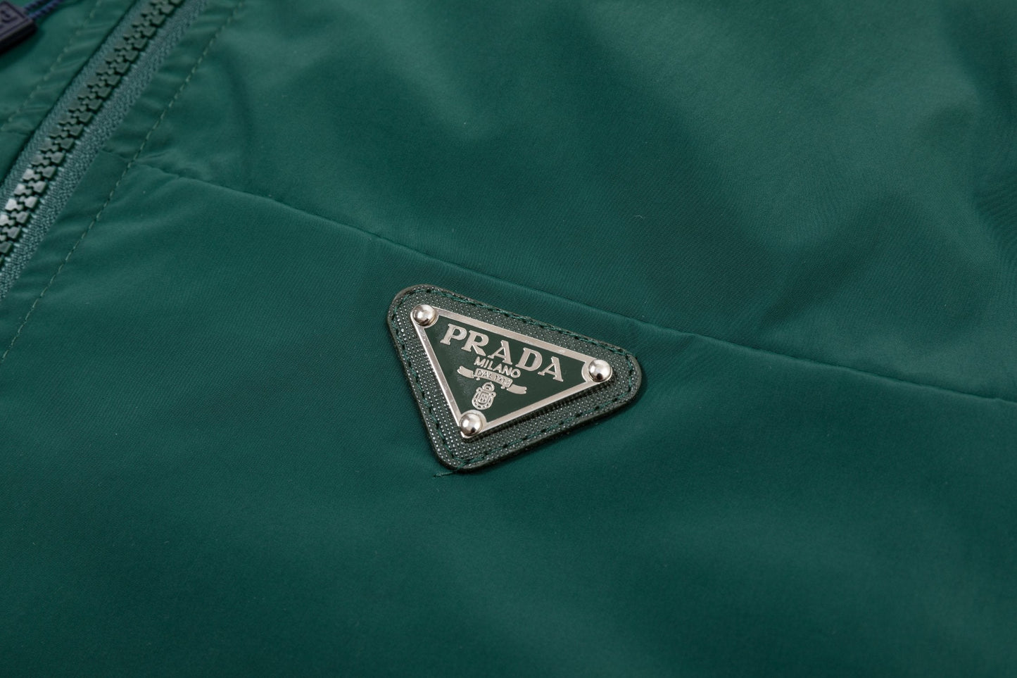 251008 New high-quality triangular leather hooded windbreaker jacket