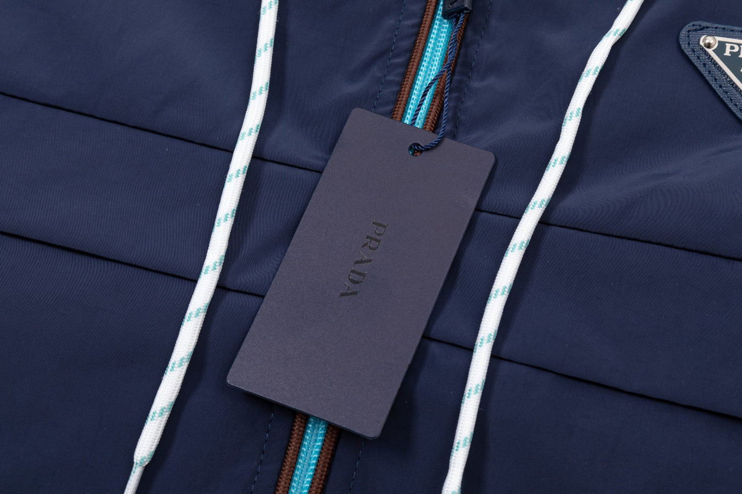 251008 new high-quality hooded trench jacket with a patchwork zipper design
