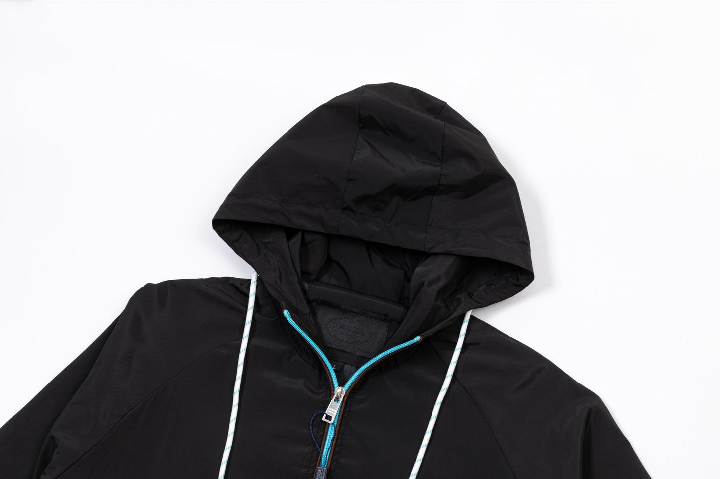 251008 new high-quality hooded trench jacket with a patchwork zipper design