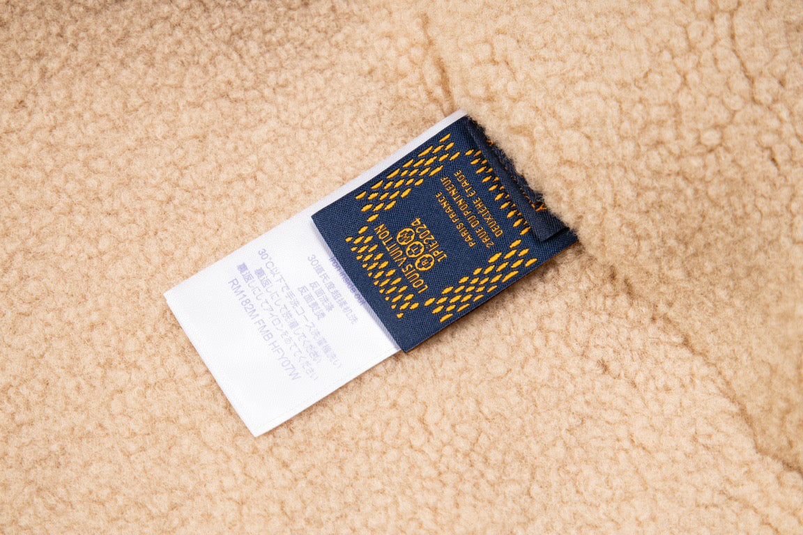 251014 A new high-quality thick lambskin denim jacket