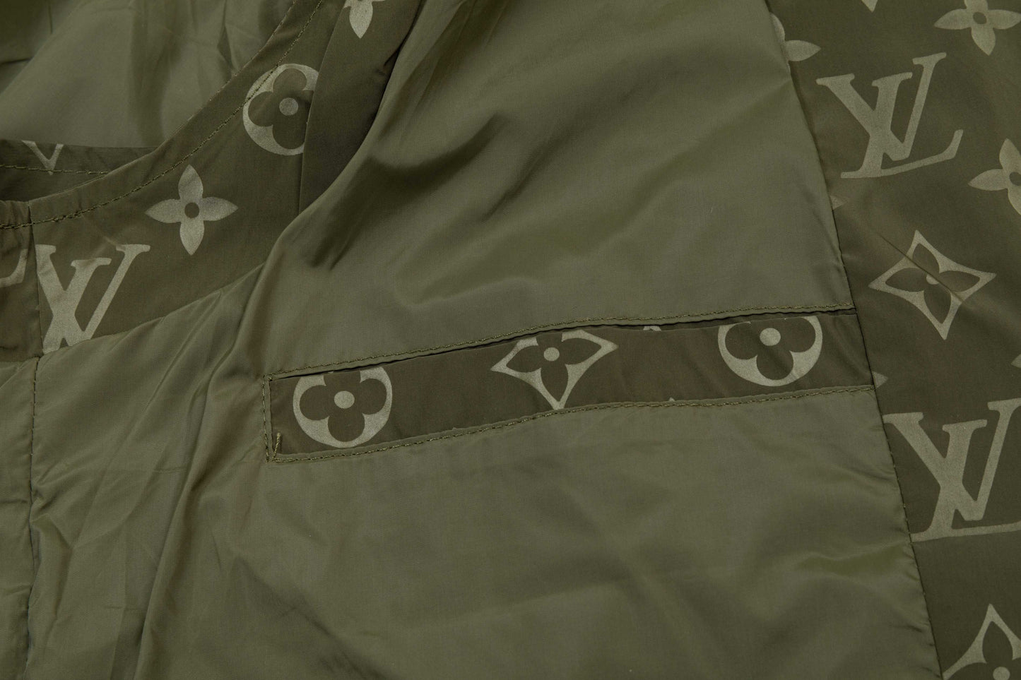251014 New high-quality custom fabric heavy-duty hooded jacket vest