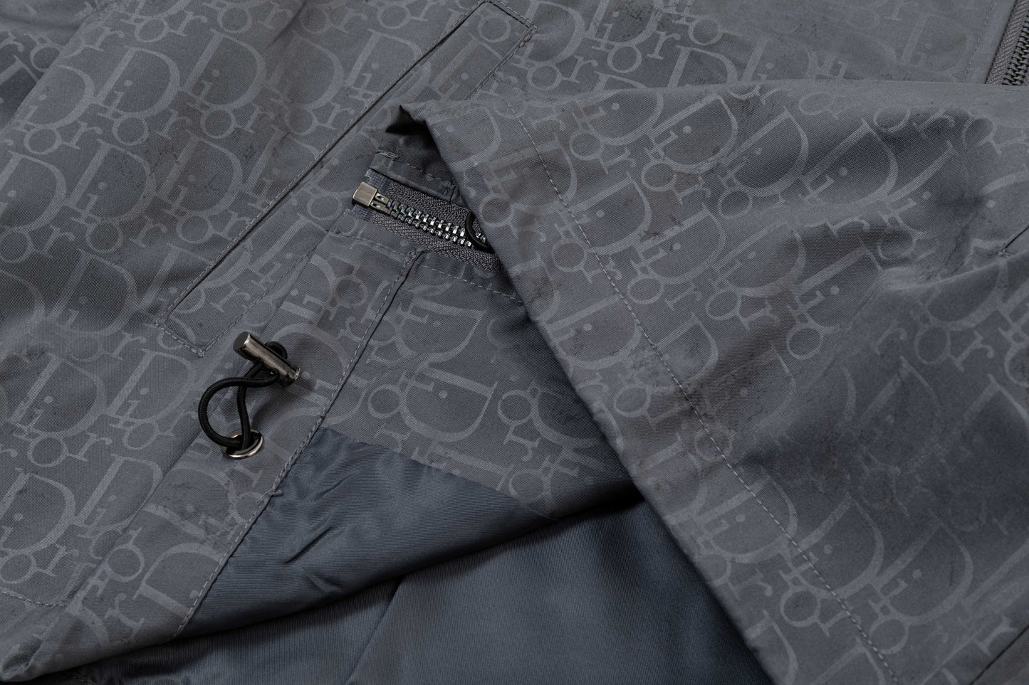 251014 A new high-quality custom fabric hooded jacket