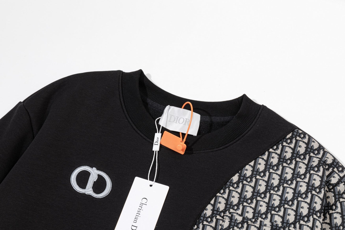251014 A new high-quality fabric patchwork pocket round-neck sweatshirt