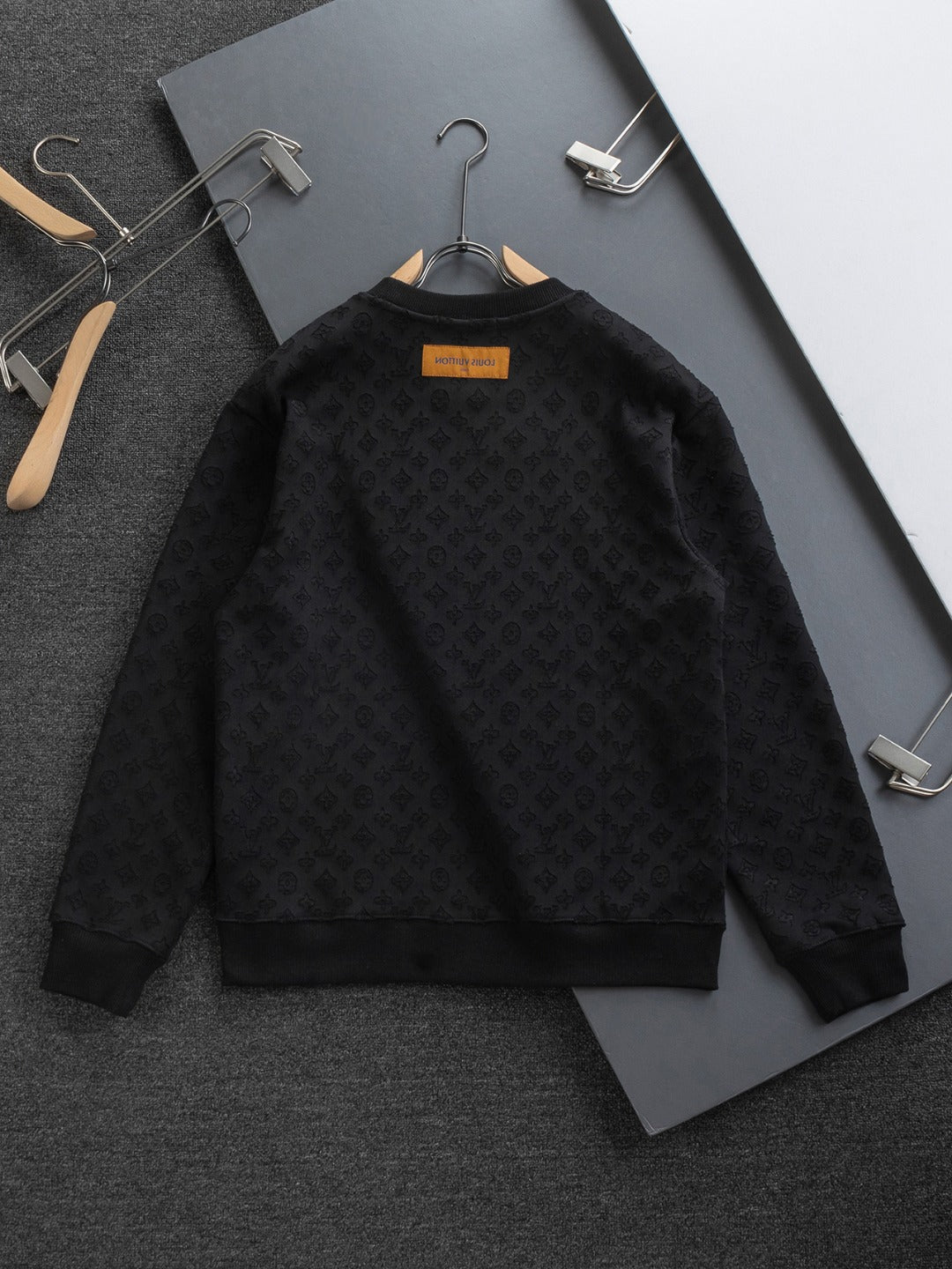 251014 A new high-quality full-body cut, embossed, letter-embroidered round-neck sweatshirt
