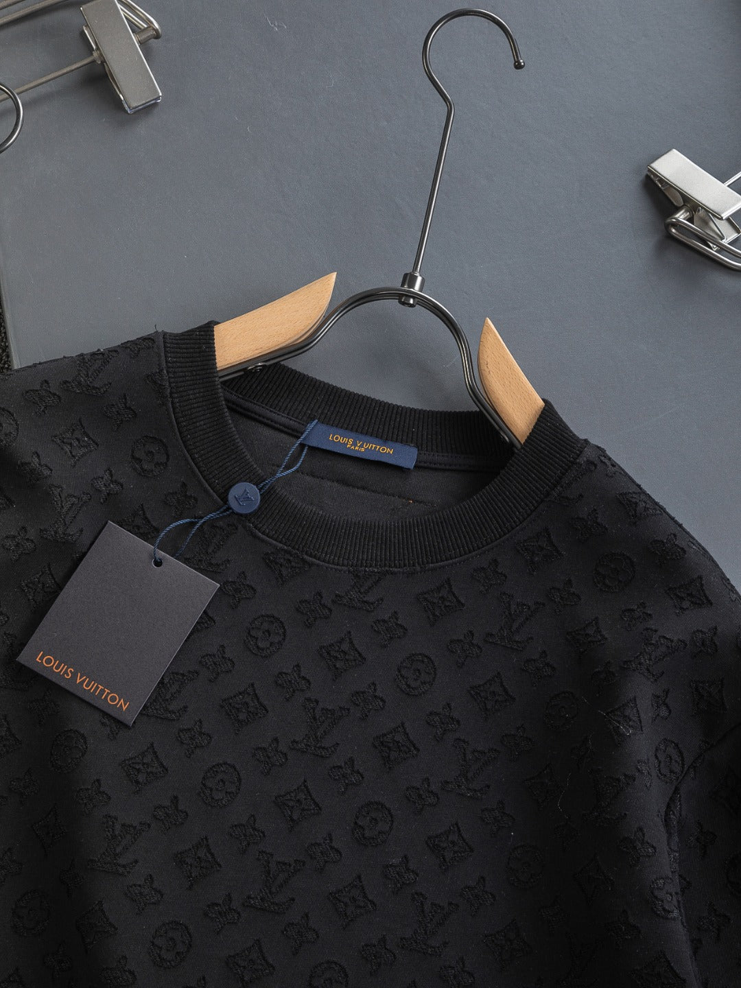 251014 A new high-quality full-body cut, embossed, letter-embroidered round-neck sweatshirt